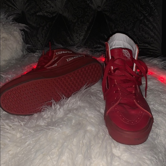 Vans - Picture 3 of 4